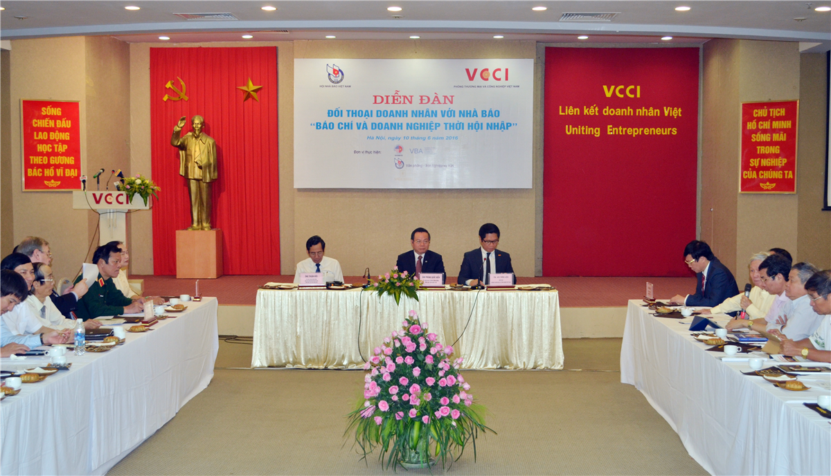 Báo chí thúc đẩy cải cách thể chế  